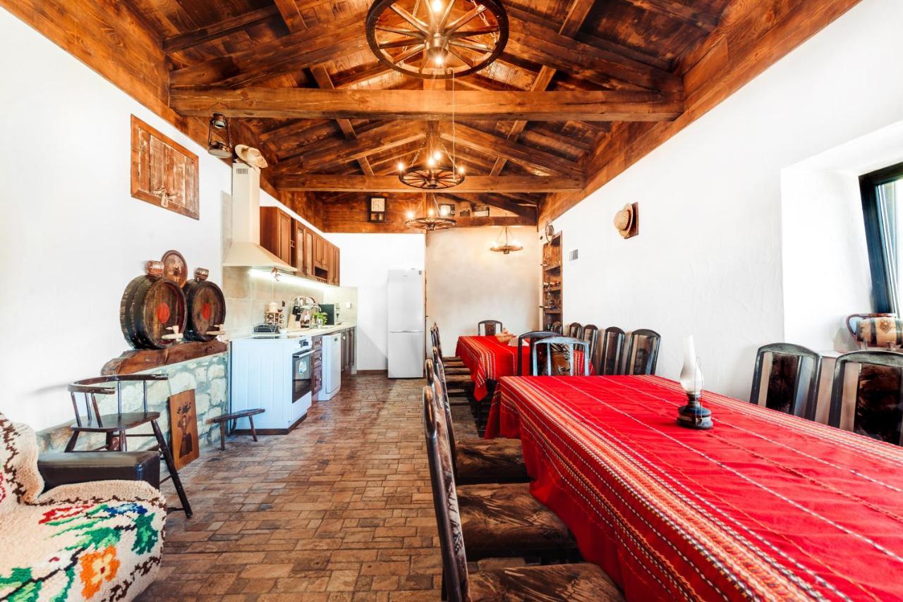 Guest House Hristova Kashta - Христова Къща Cherni Vrŭkh Esterno foto