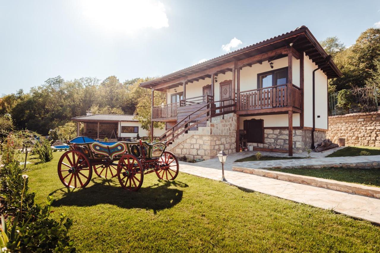 Guest House Hristova Kashta - Христова Къща Cherni Vrŭkh Esterno foto