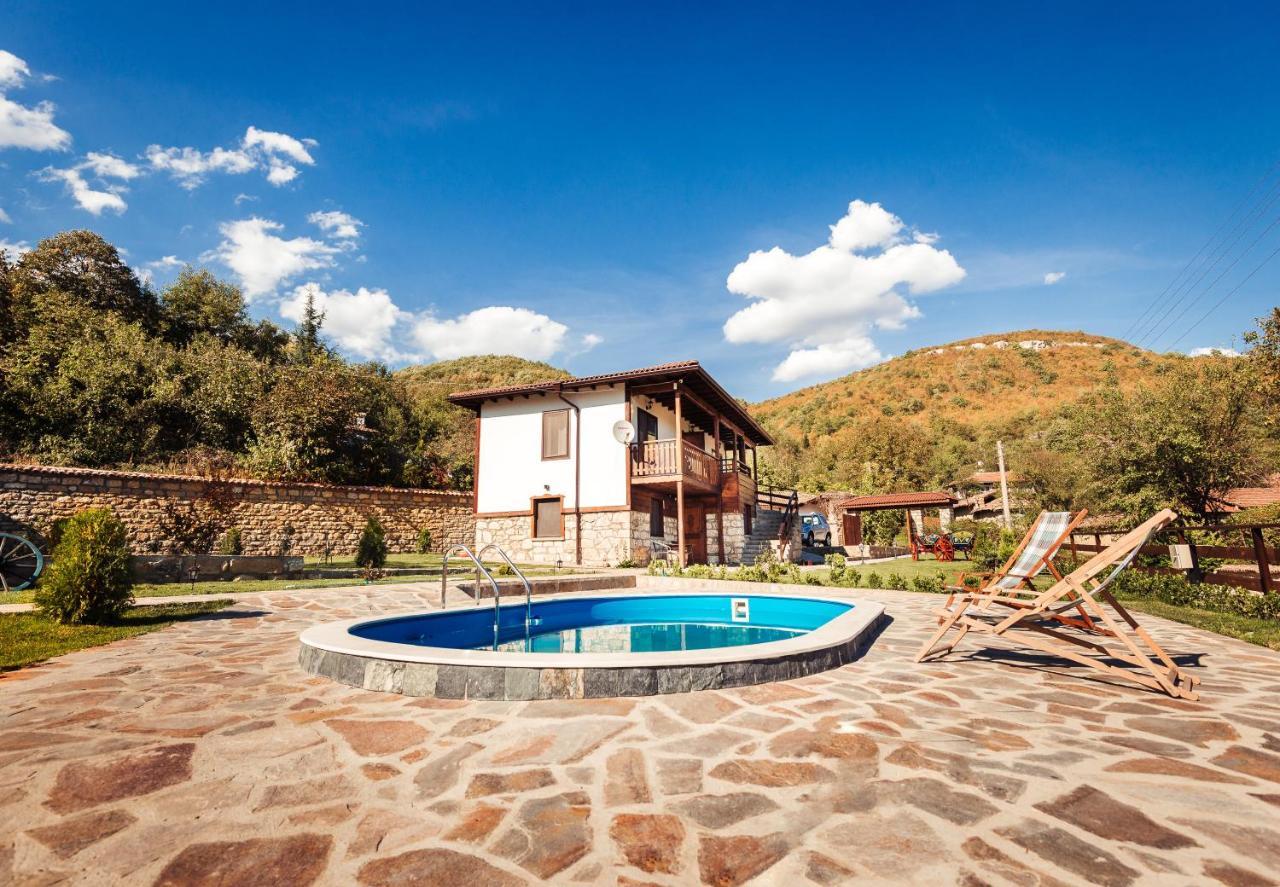 Guest House Hristova Kashta - Христова Къща Cherni Vrŭkh Esterno foto