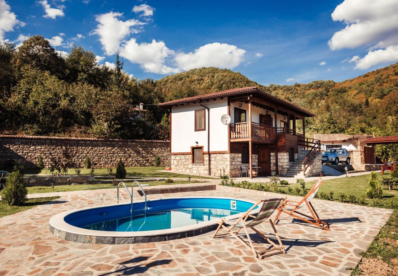 Guest House Hristova Kashta - Христова Къща Cherni Vrŭkh Esterno foto