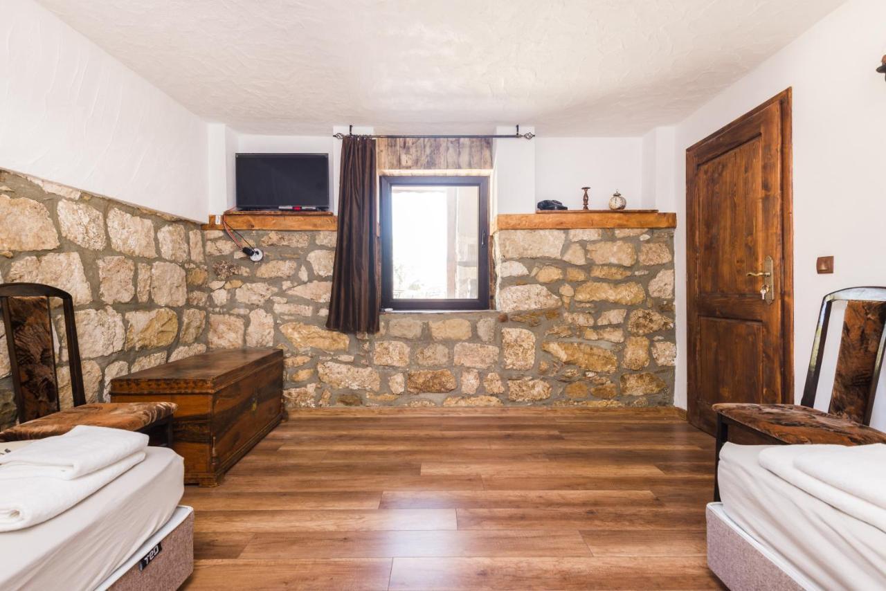 Guest House Hristova Kashta - Христова Къща Cherni Vrŭkh Esterno foto