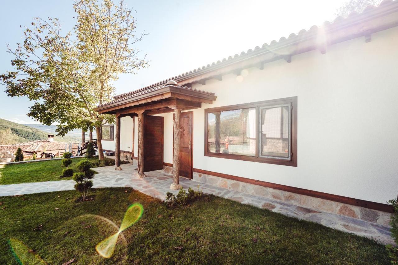 Guest House Hristova Kashta - Христова Къща Cherni Vrŭkh Esterno foto