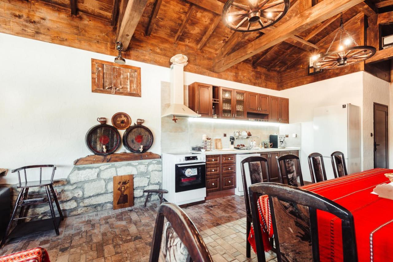 Guest House Hristova Kashta - Христова Къща Cherni Vrŭkh Esterno foto