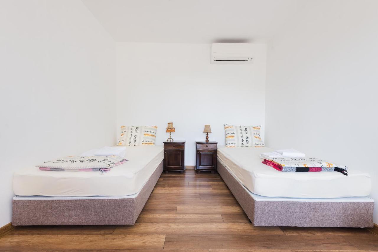 Guest House Hristova Kashta - Христова Къща Cherni Vrŭkh Esterno foto