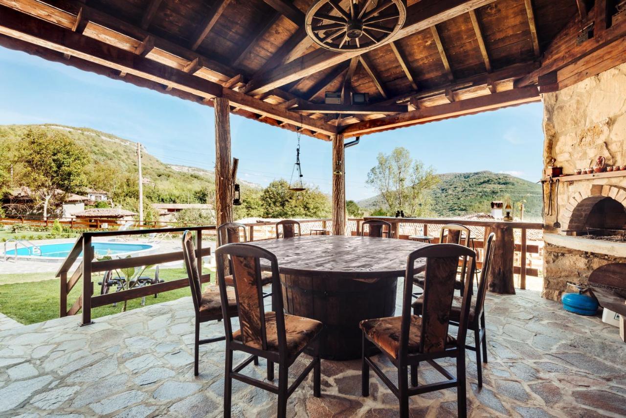 Guest House Hristova Kashta - Христова Къща Cherni Vrŭkh Esterno foto