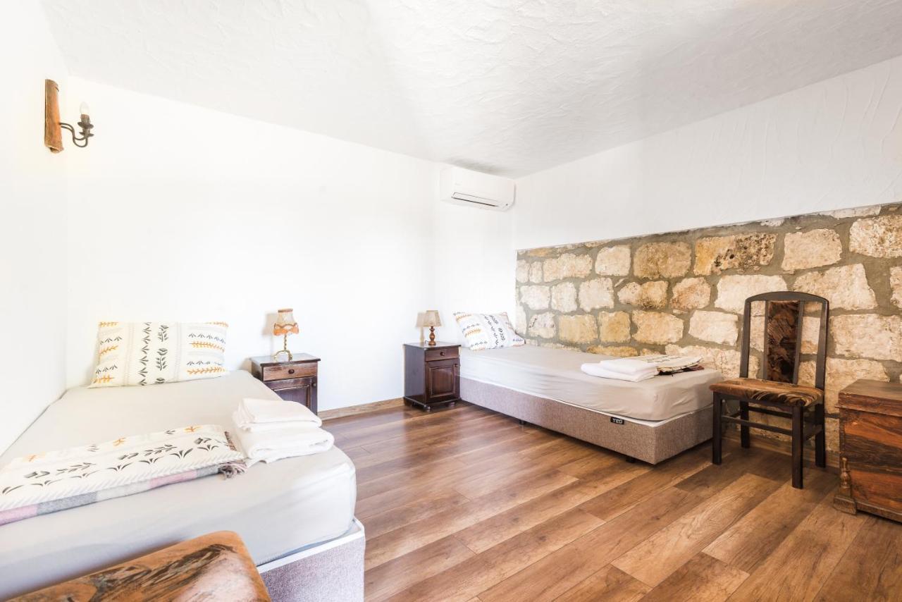 Guest House Hristova Kashta - Христова Къща Cherni Vrŭkh Esterno foto