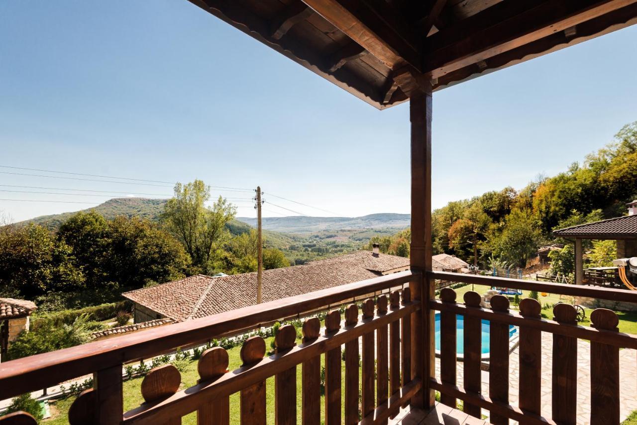 Guest House Hristova Kashta - Христова Къща Cherni Vrŭkh Esterno foto