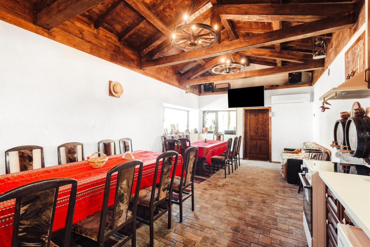 Guest House Hristova Kashta - Христова Къща Cherni Vrŭkh Esterno foto