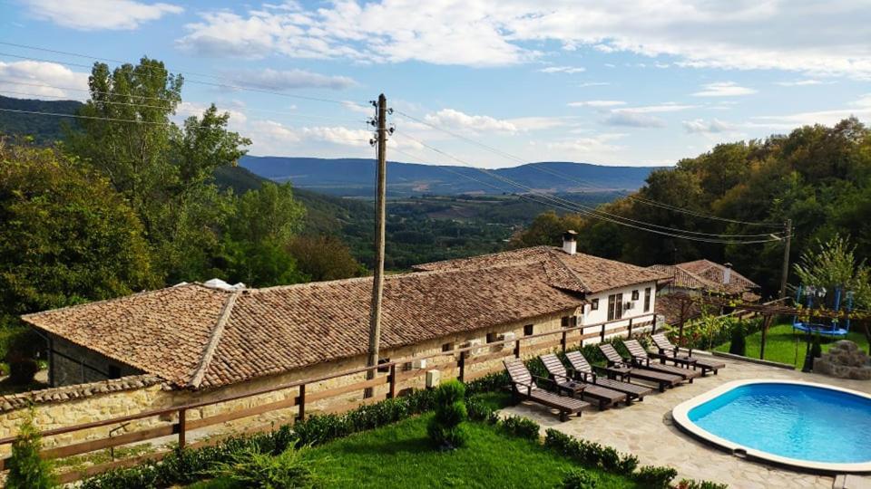 Guest House Hristova Kashta - Христова Къща Cherni Vrŭkh Esterno foto