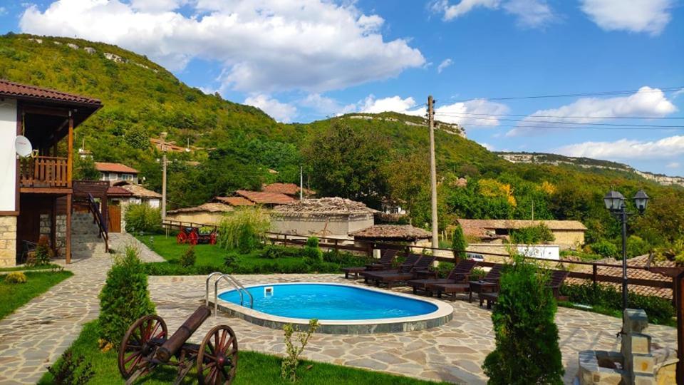 Guest House Hristova Kashta - Христова Къща Cherni Vrŭkh Esterno foto