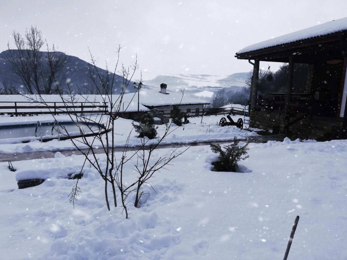 Guest House Hristova Kashta - Христова Къща Cherni Vrŭkh Esterno foto