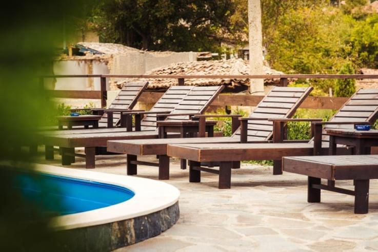 Guest House Hristova Kashta - Христова Къща Cherni Vrŭkh Esterno foto