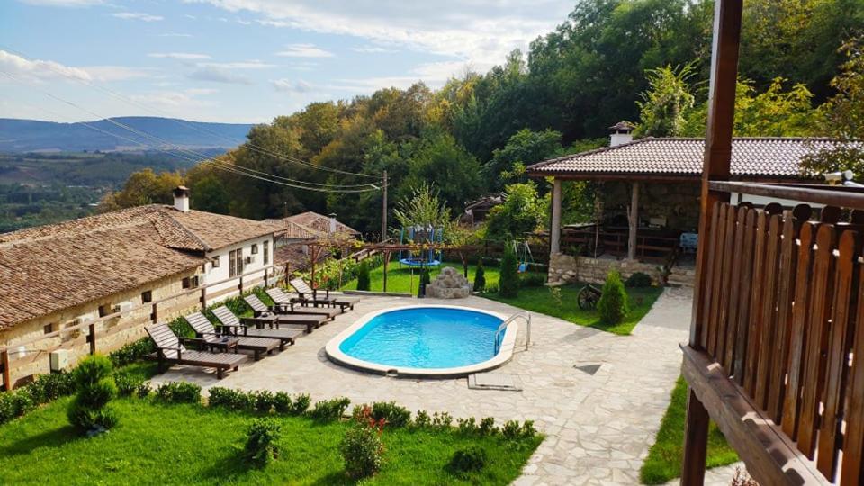Guest House Hristova Kashta - Христова Къща Cherni Vrŭkh Esterno foto