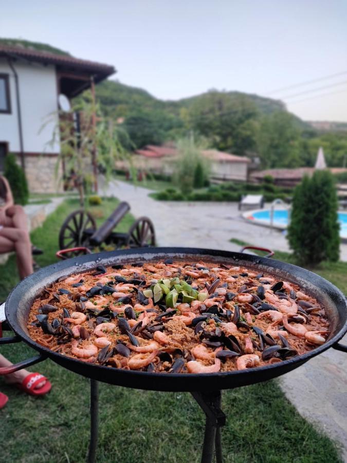 Guest House Hristova Kashta - Христова Къща Cherni Vrŭkh Esterno foto