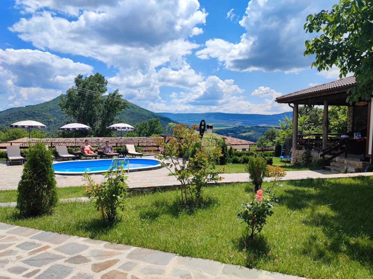 Guest House Hristova Kashta - Христова Къща Cherni Vrŭkh Esterno foto